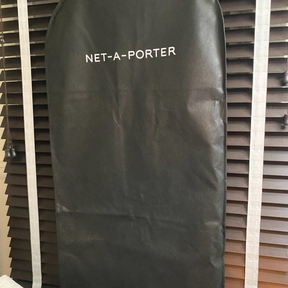 Luxury Apparel - Picture 4 of 7